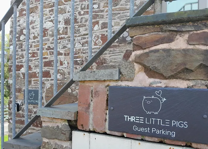 Three Little Pigs